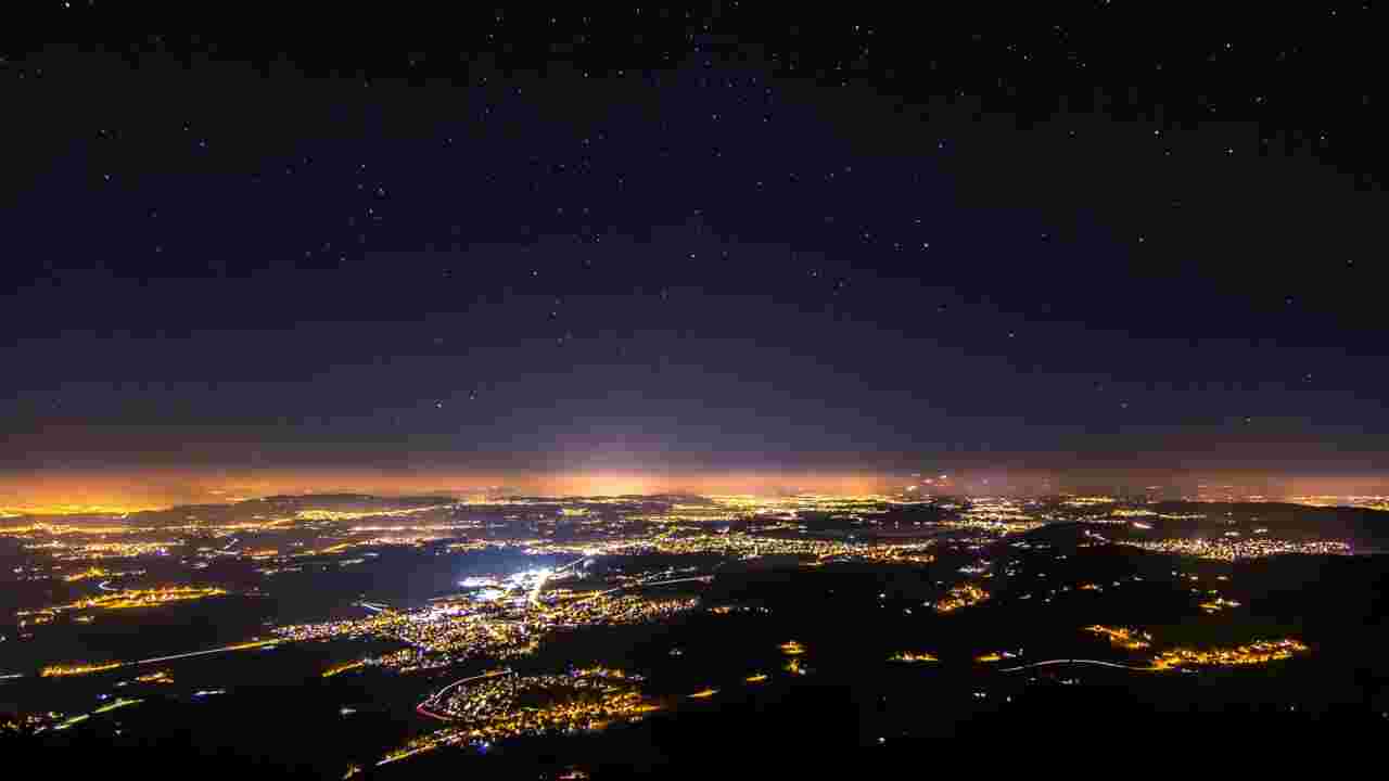 Pollution lumineuse : "Osons la nuit", un cri d'alarme pour la biodiversité et le ciel étoilé