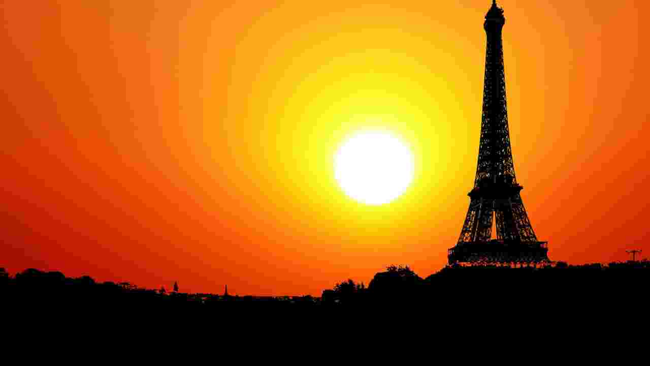 Paris sous 50 °C : Comment la capitale se prépare-t-elle à une canicule de longueur et d'intensité inédites ?