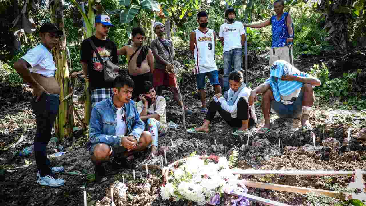 Aux Philippines, la tempête Nalgae a fait plus d'une centaine de morts