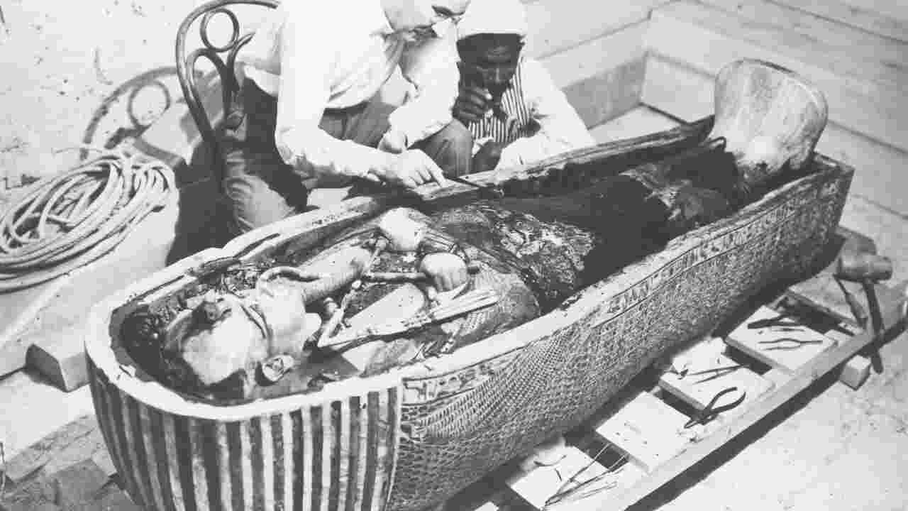 Six trésors découverts dans le tombeau de Toutankhamon il y a 100 ans