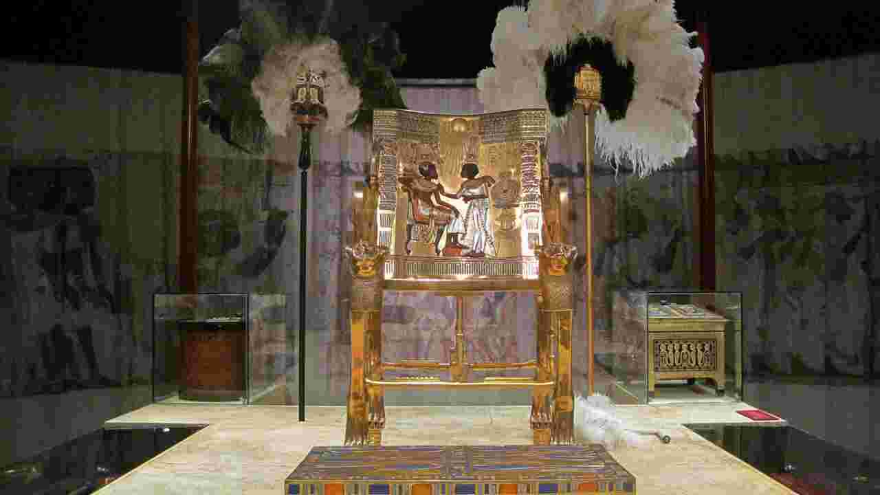 Six trésors découverts dans le tombeau de Toutankhamon il y a 100 ans