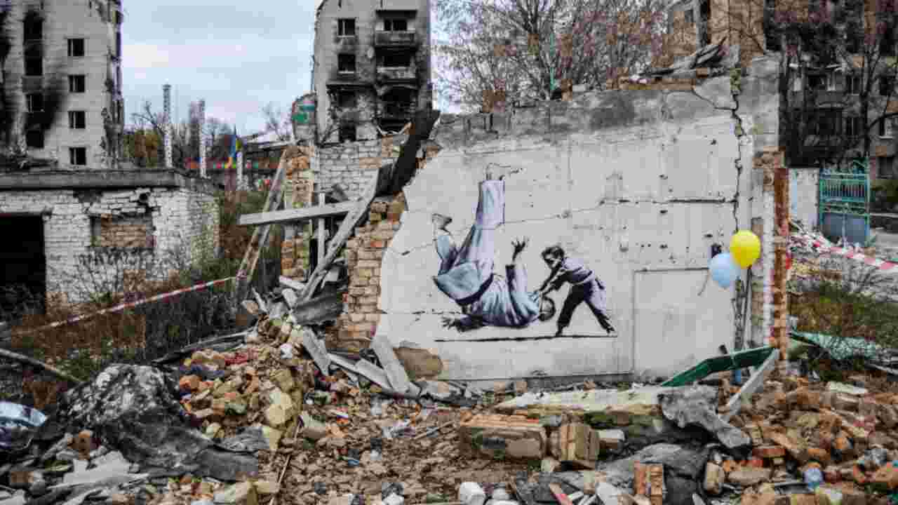 Street art : Banksy confirme la création de plusieurs œuvres en Ukraine
