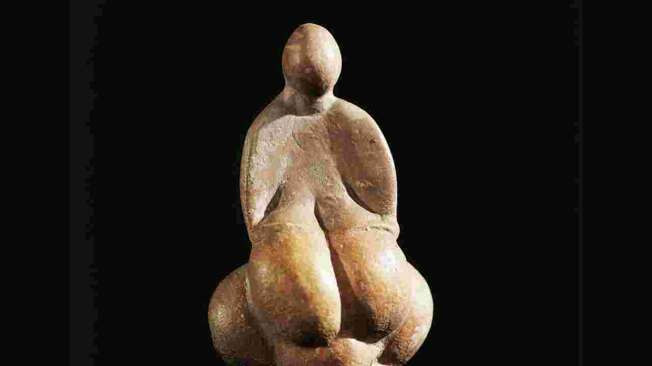 D'une vénus de 27000 ans aux peintures de Lascaux, les arts de la Préhistoire s'exposent dans un musée à Paris