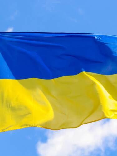 Culture GEO : quelle est la signification du bleu et du jaune sur le drapeau ukrainien ?