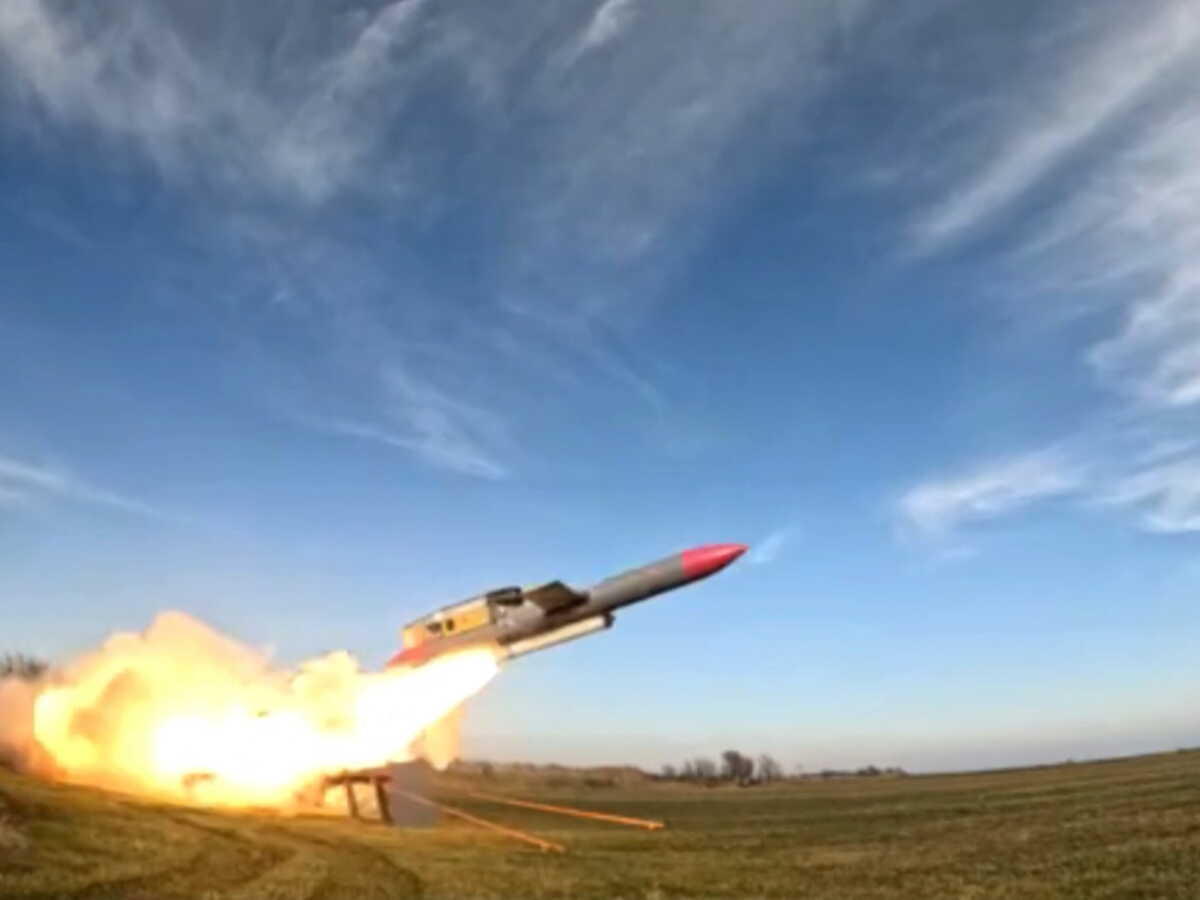 L'Ukraine dupe la Russie avec un faux missile Flamingo, tout en acquérant discrètement des moteurs AI-25