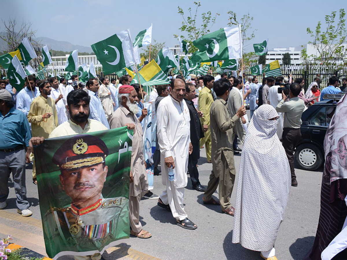 Le Pakistan glisse-t-il à nouveau vers la dictature militaire?