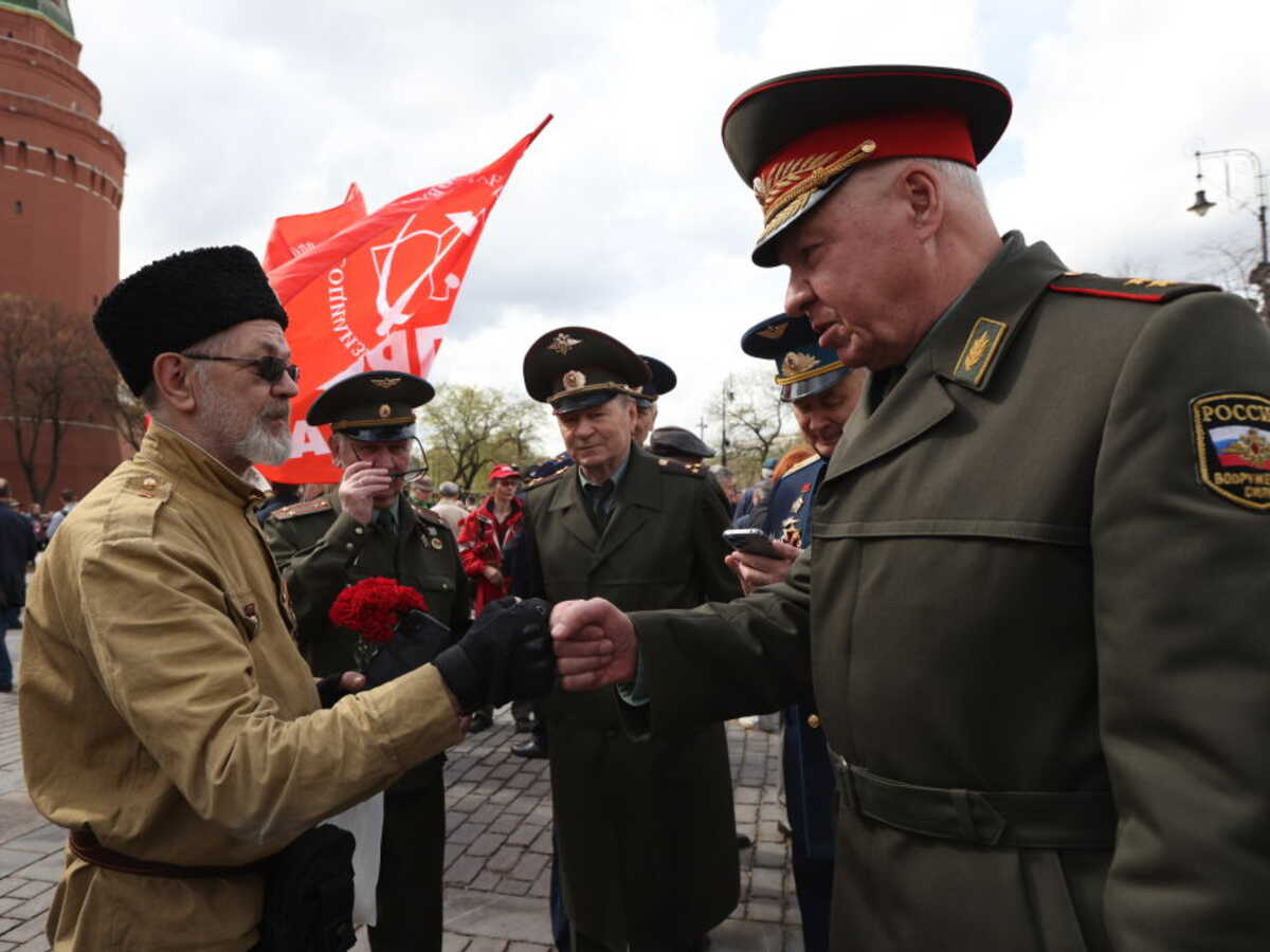 Les organisations cosaques au service du Kremlin enrôlent la jeunesse russe dans la guerre