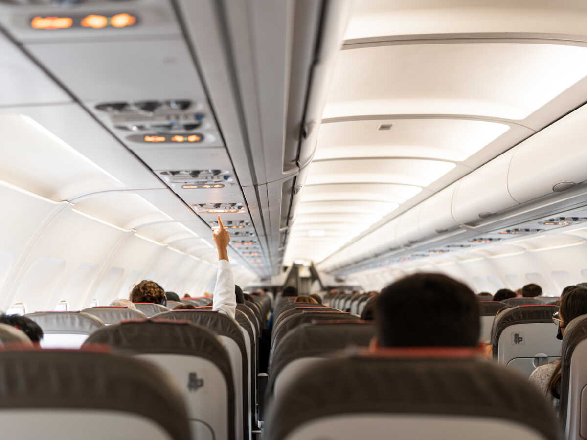 À quel point l'air que l'on respire dans les avions est-il pollué? Une étude l'a mesuré