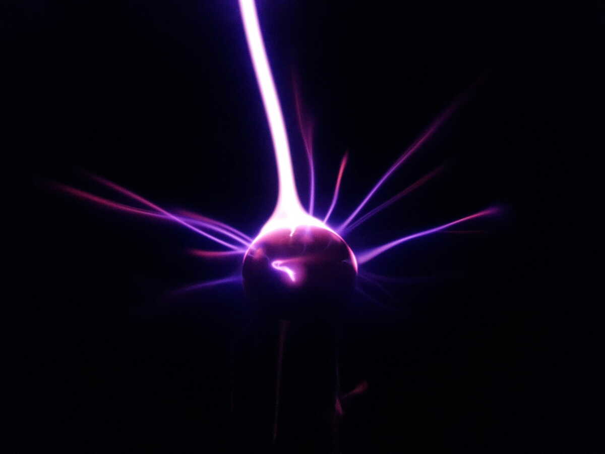 Des scientifiques travaillent sur des rayons UV ultra-rapides pour améliorer la lecture des signaux optiques