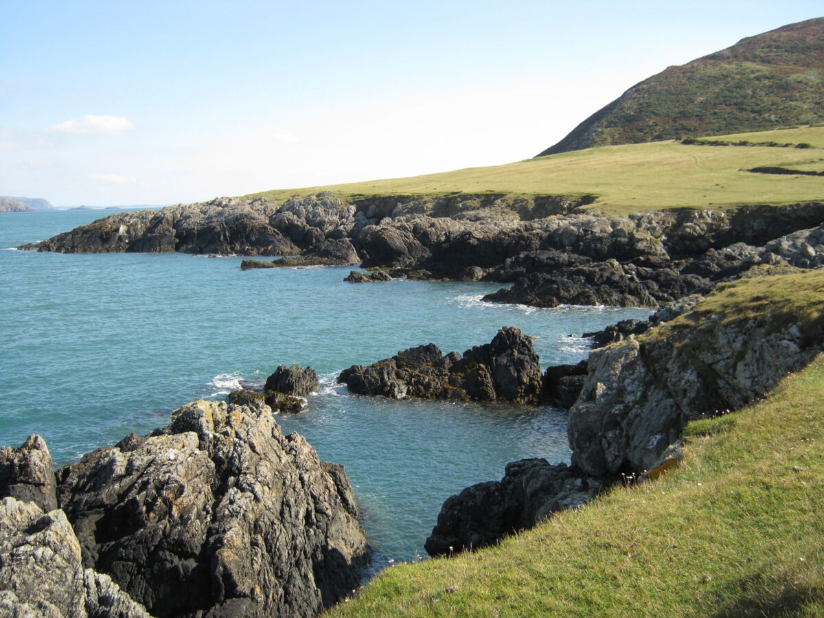 Au large du Pays de Galles, cette île sacrée comptant 3 habitants cherche ses futurs employés