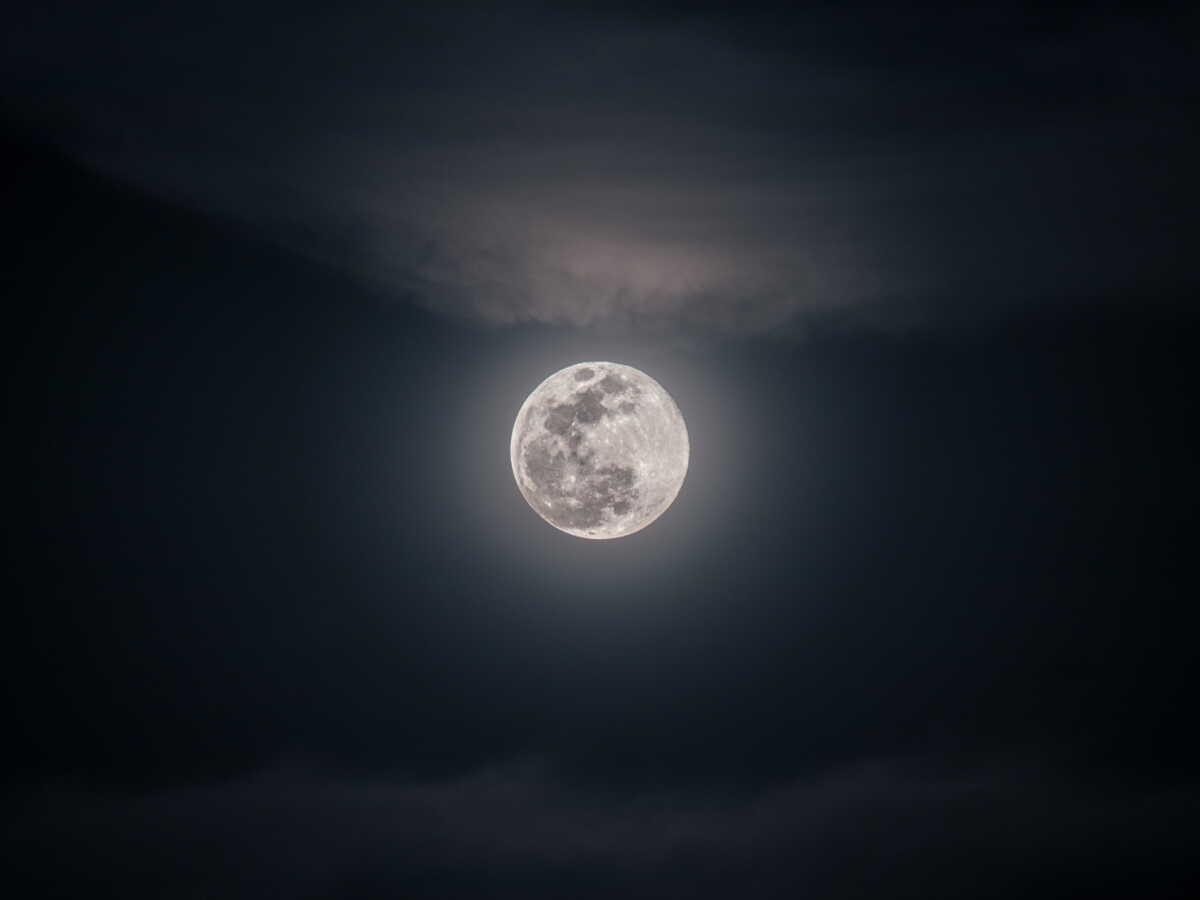 On a (re)survolé la Lune: la NASA assemble les derniers préparatifs d'un vol test avant le décollage de la mission Artemis II