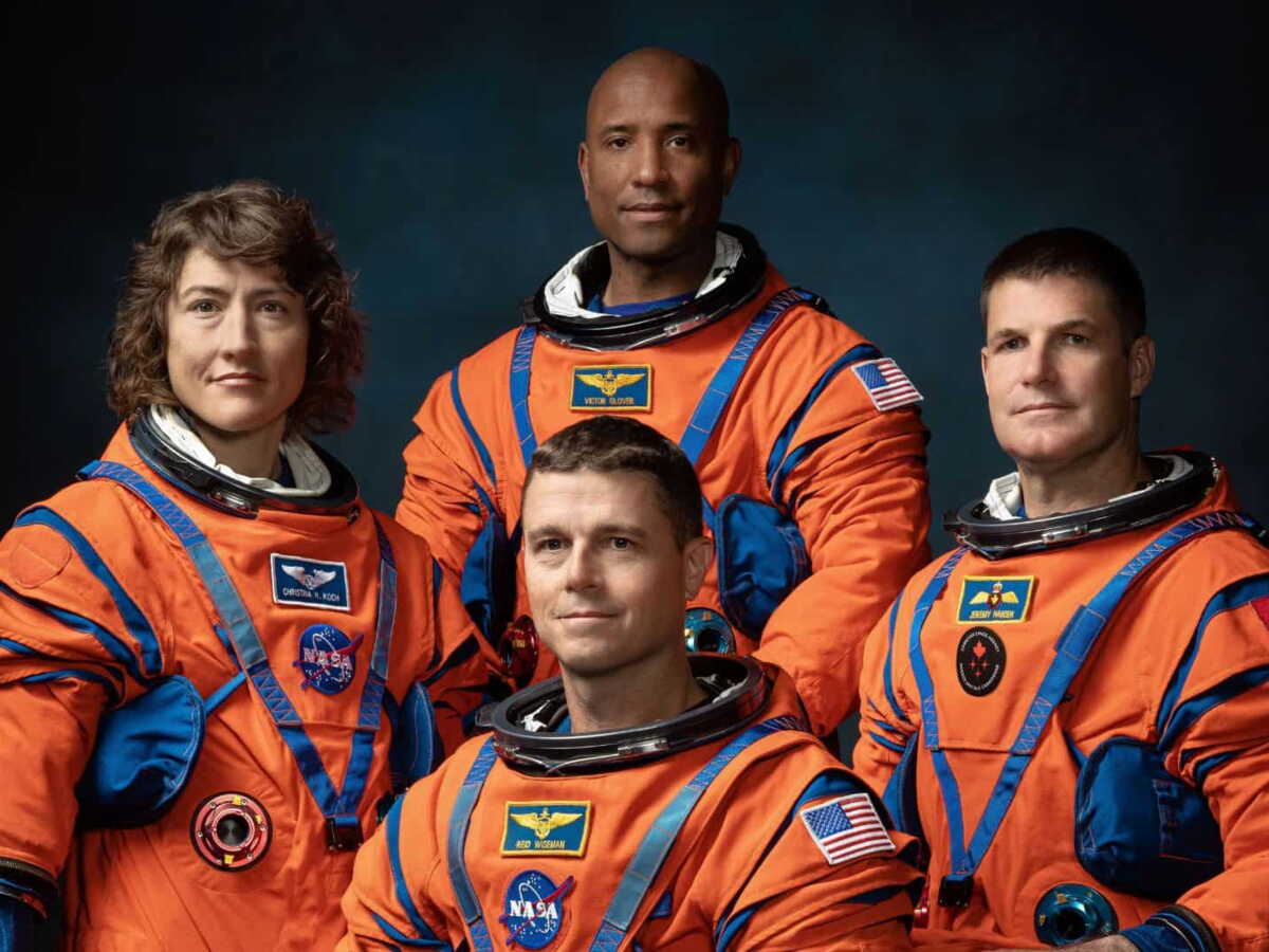 Drapeaux, reliques et souvenirs: quels objets les astronautes de la mission Artemis II vont emmener autour de la Lune?