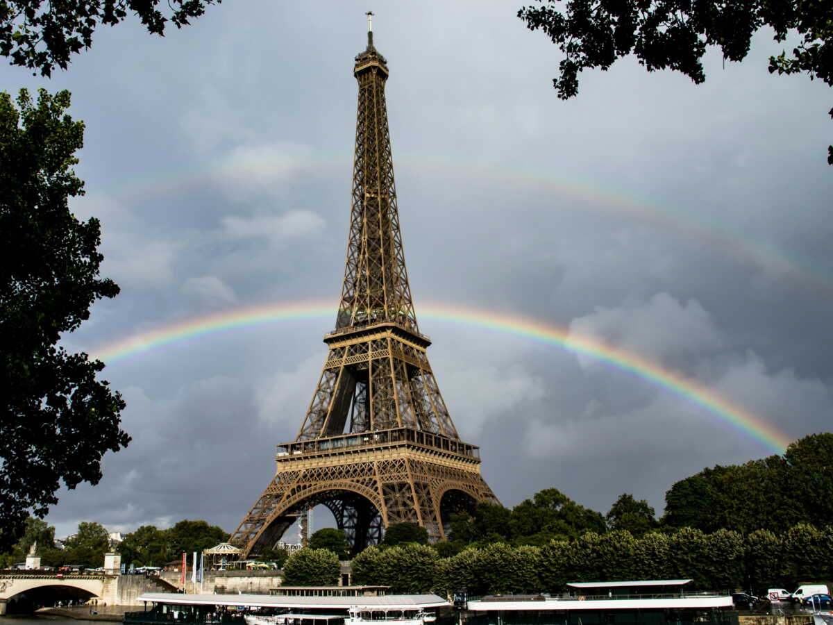 Vente aux enchères: un heureux (et riche) élu aura bientôt un morceau de la tour Eiffel chez lui
