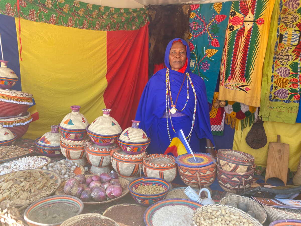 "Tu manges ça le matin, tu peux tenir toute la journée": au Tchad, les habitudes alimentaires pour vivre dans le désert