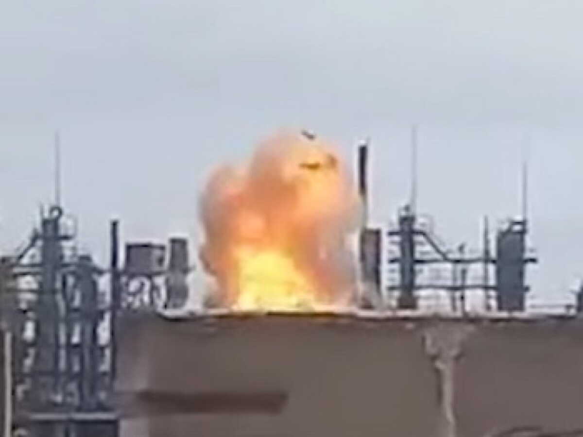 L'Ukraine frappe une usine pétrochimique russe... à plus de 1500 km du front