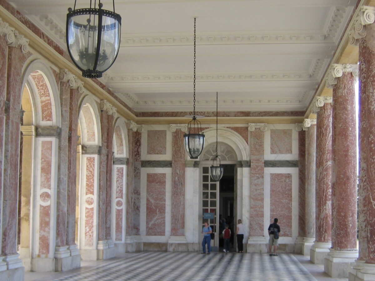 Le Grand Trianon, retraite secrète de Louis XIV et théâtre du pouvoir