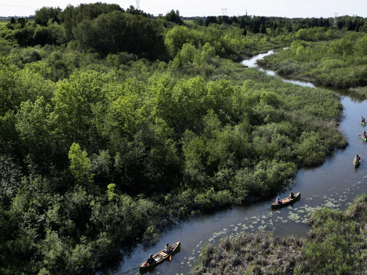 Sur la route des fourrures: 1350 km d’aventure au cœur du Québec sauvage