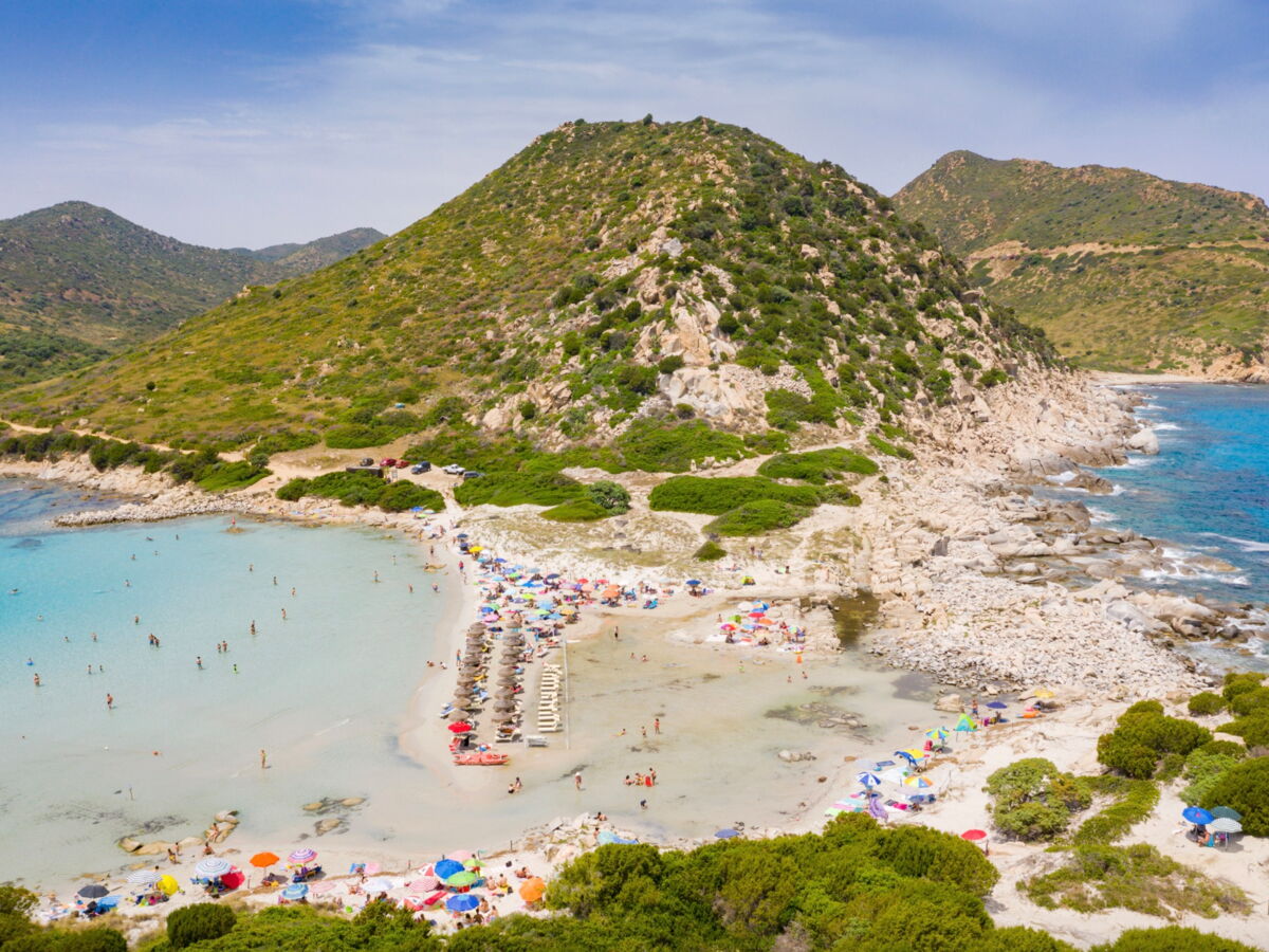 Vous avez entre 10 et 65 ans? Cette plage en Italie vous interdit le parasol