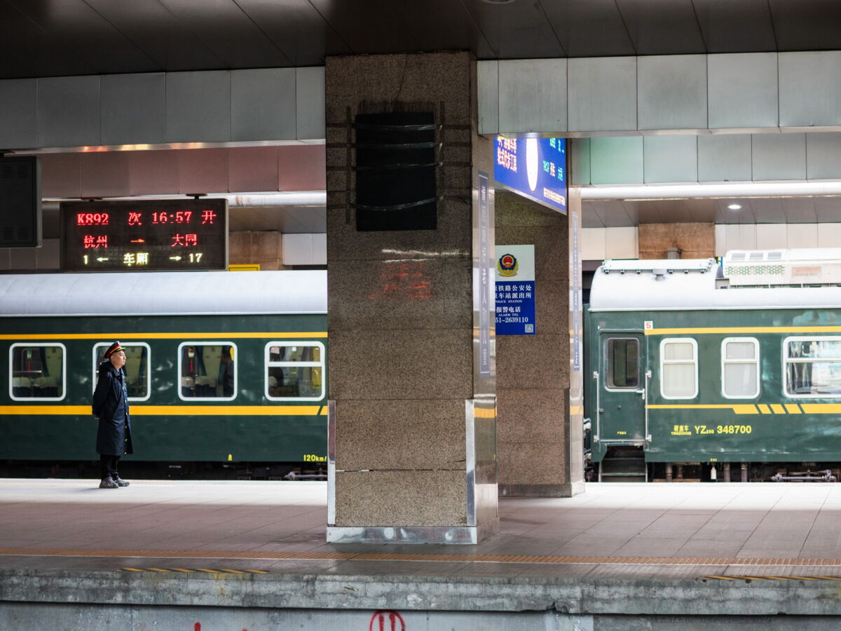 La Chine au ralenti : voyage à bord des "trains verts"