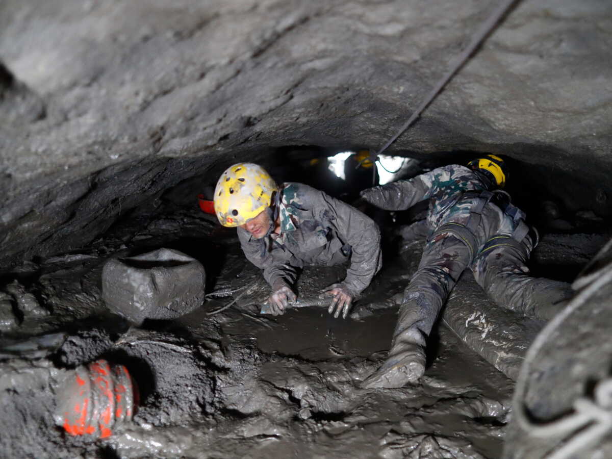 10 jours bloqué dans un tunnel inondé: le récit d'un rescapé des crues dévastatrices au Népal