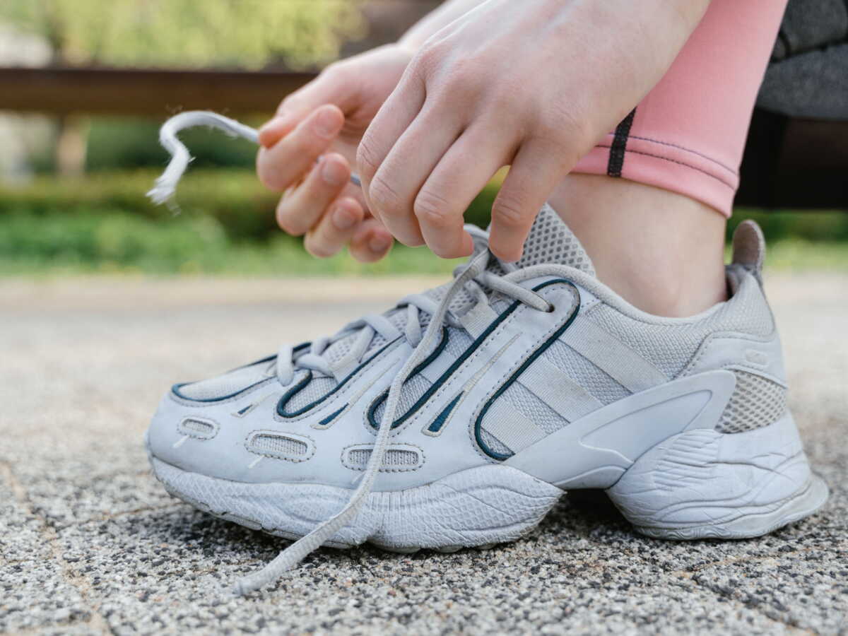 Les chaussures auraient modifié notre façon de marcher en transformant la structure interne de la cheville, selon des chercheurs