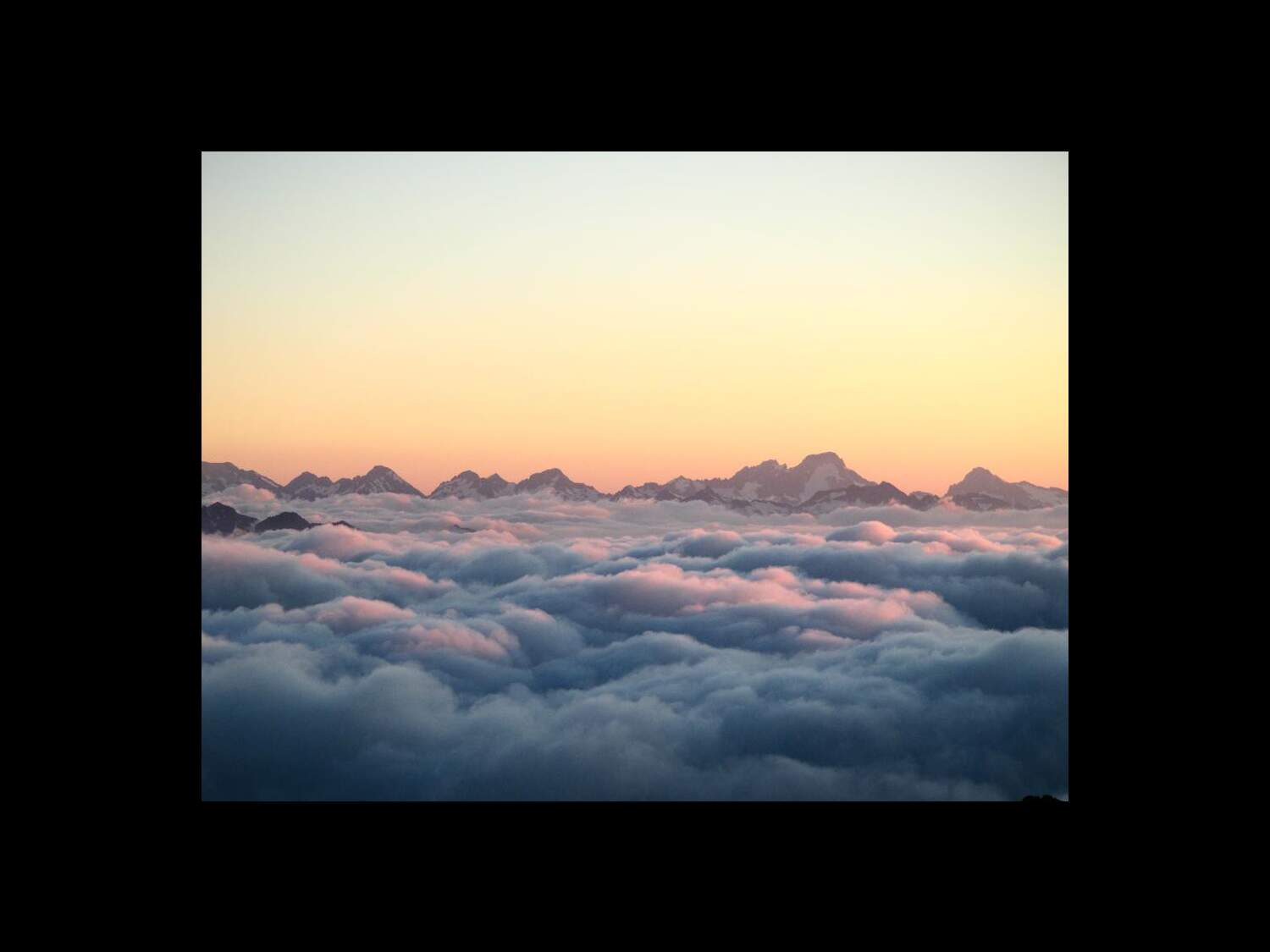 Belle Epine La Tete Dans Les Nuages Quiz photo - La tête dans les nuages - Photo du jour : Geo.fr
