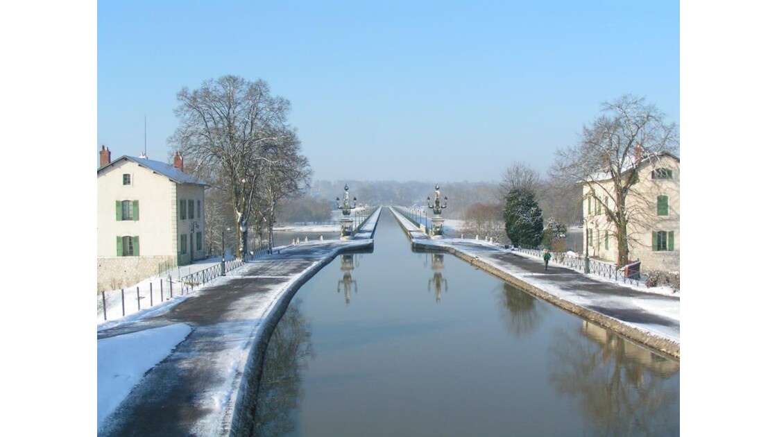 BRIARE_PONT_CANAL_HIVER.JPG