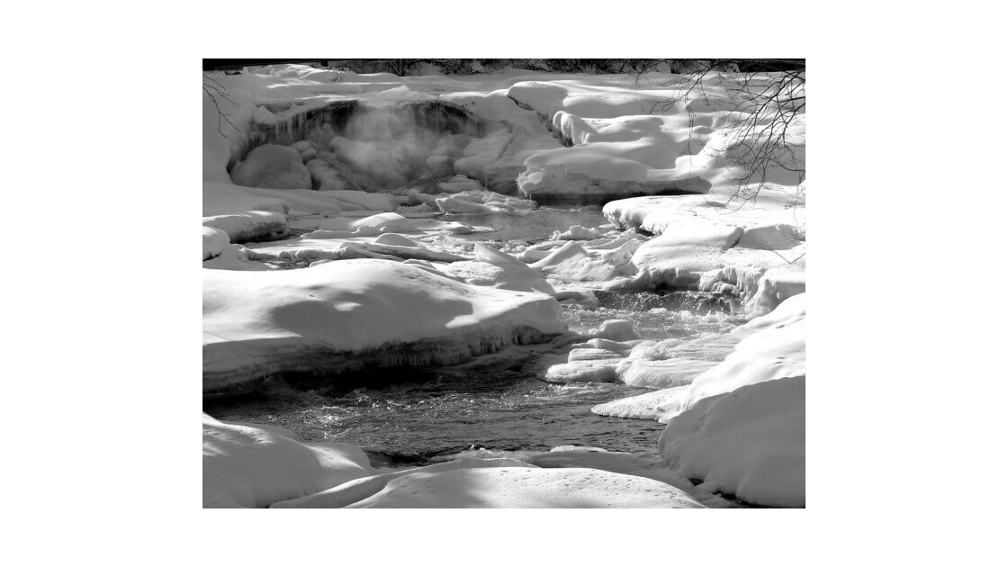 rivière gelée.jpg