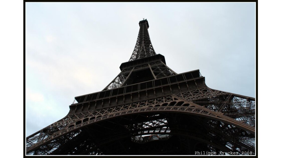 PARIS LA TOUR EIFFEL
