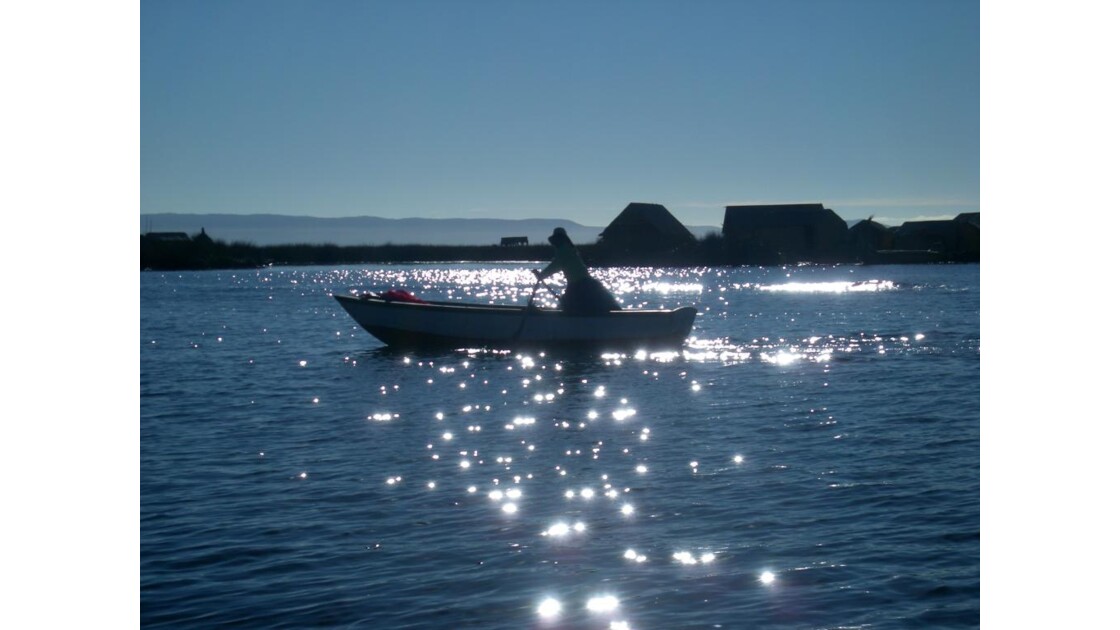 Barque "Uros" sur Lac Titicaca
