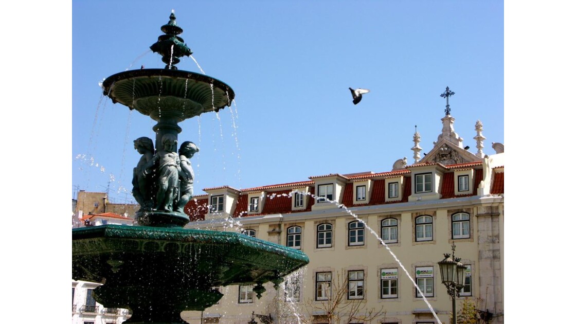Lisbonne Praça Rossio fontaine 2.jpg