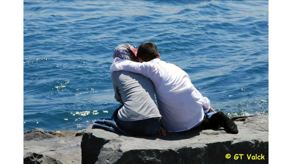 amoureux au bord de la mer de Marmara