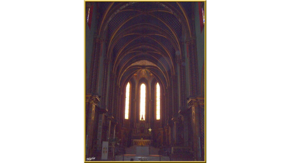 La nef et l'autel central_SS101019.jpg