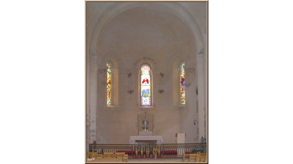N/D de Beauregard, autel et nef chapelle
