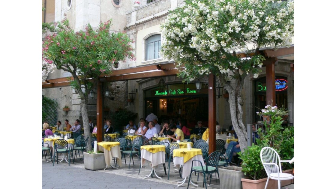 Sicile Taormina:place de l'horloge