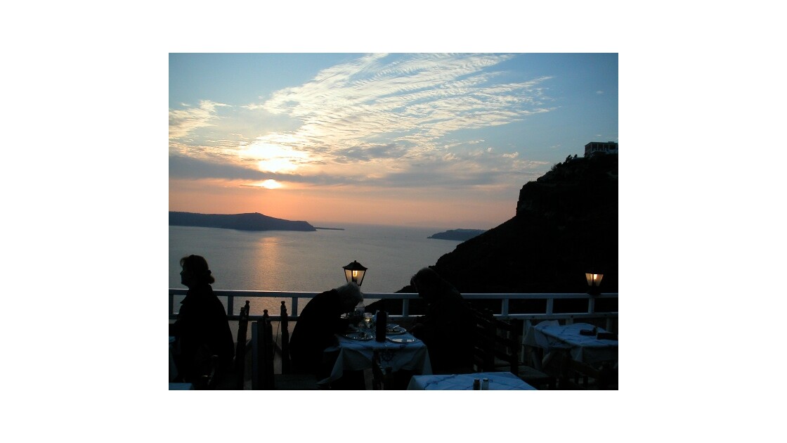 Grèce coucher de soleil à Santorini