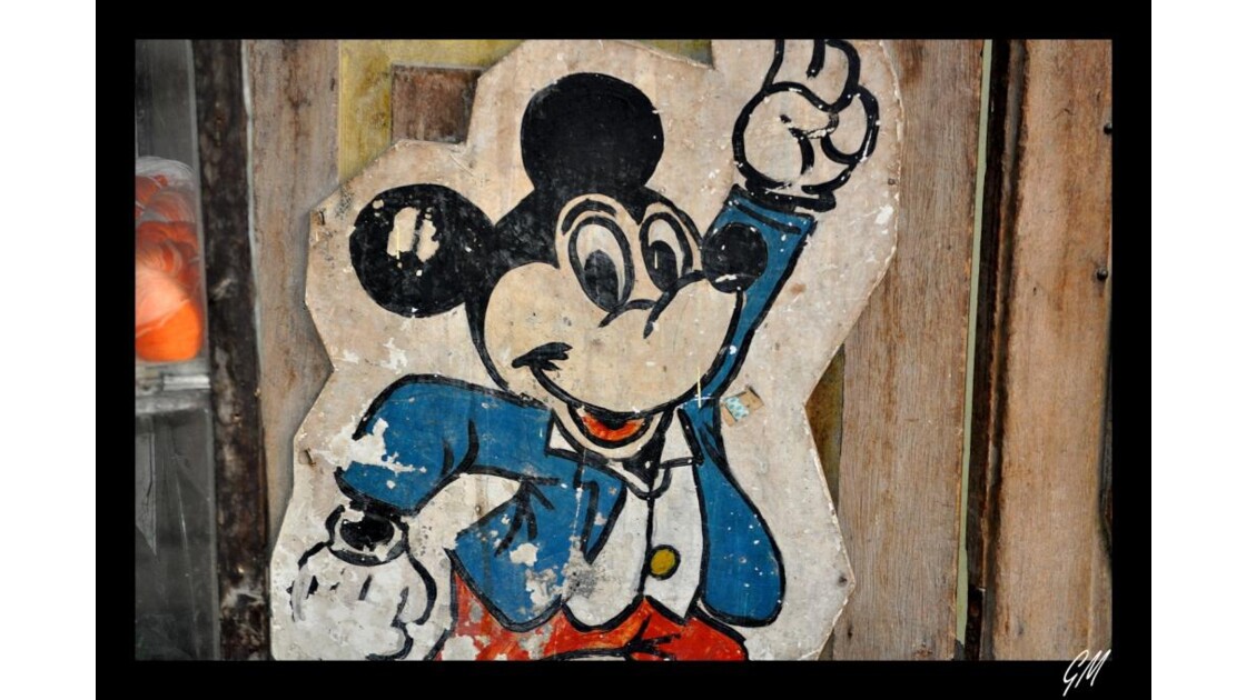 Mickey chez les Viets.