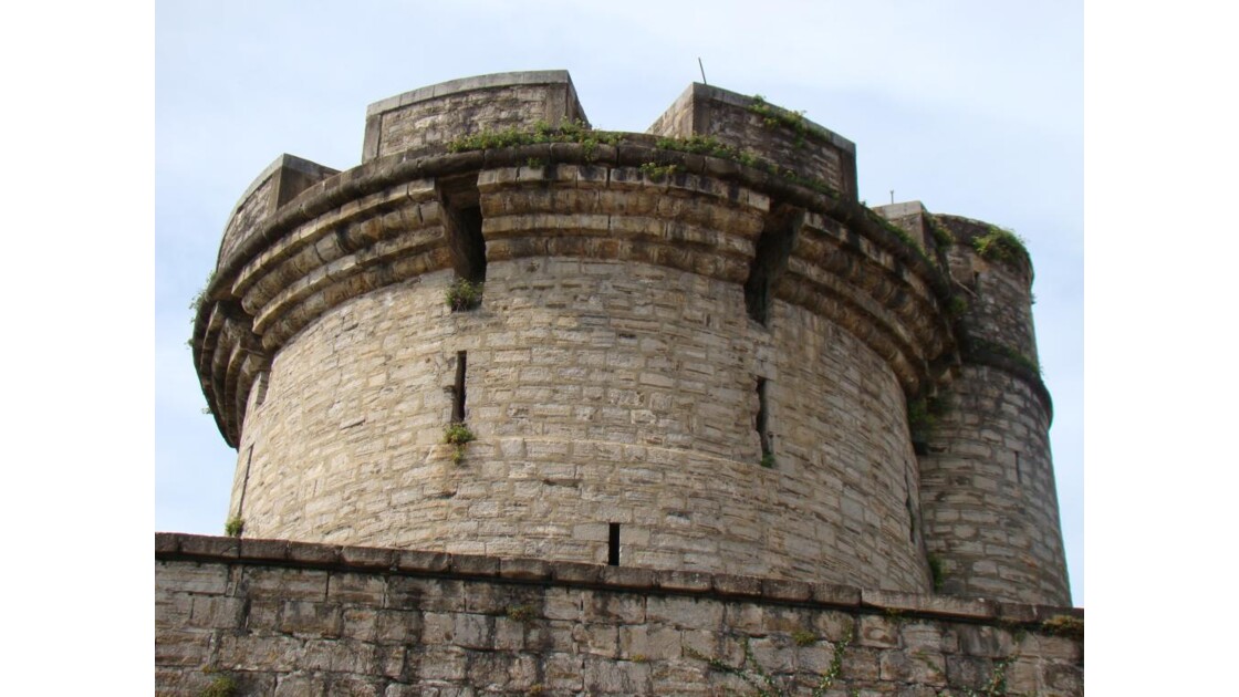 Le fort verdit (Socoa)
