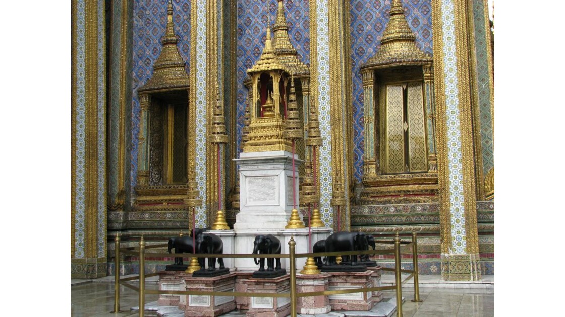  temple du Bouddha d'émeraude éléphants