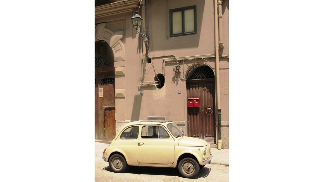 Fiat 500 beige.JPG
