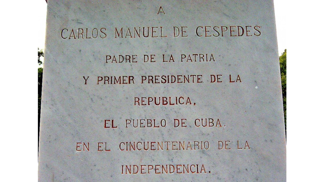 Plaque commémorative statue Carlos M.