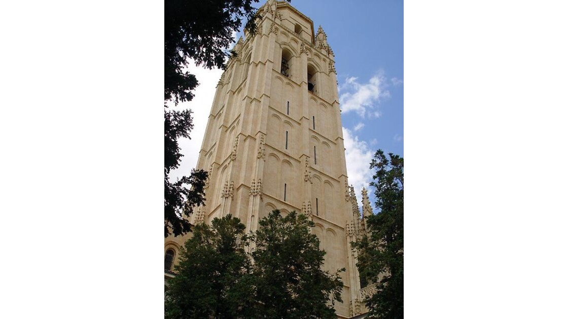 Segovie une tour de la cathédrale
