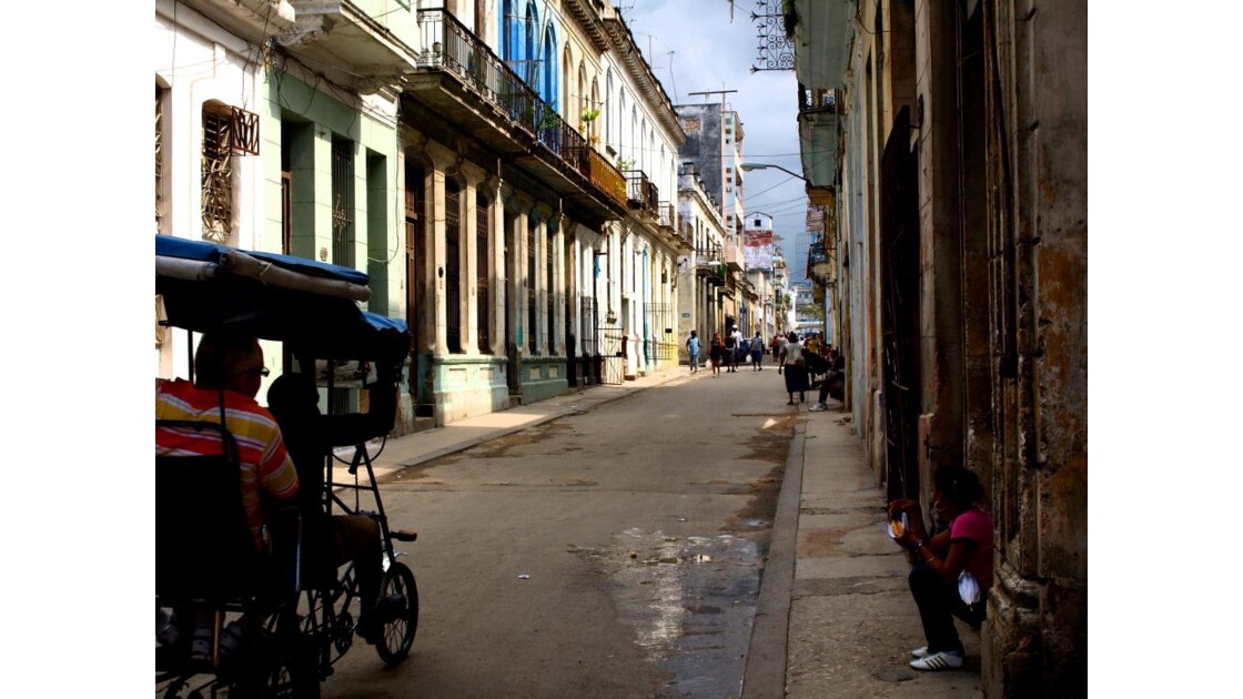 Touriste et cubains