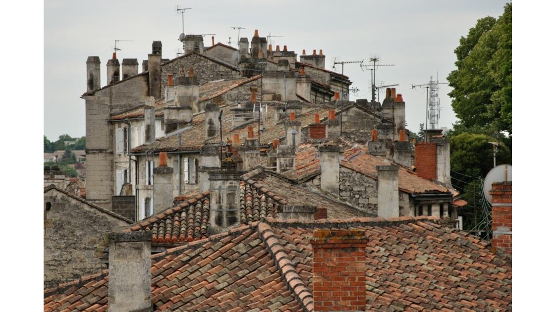 Angoulême : toits de la vieille ville