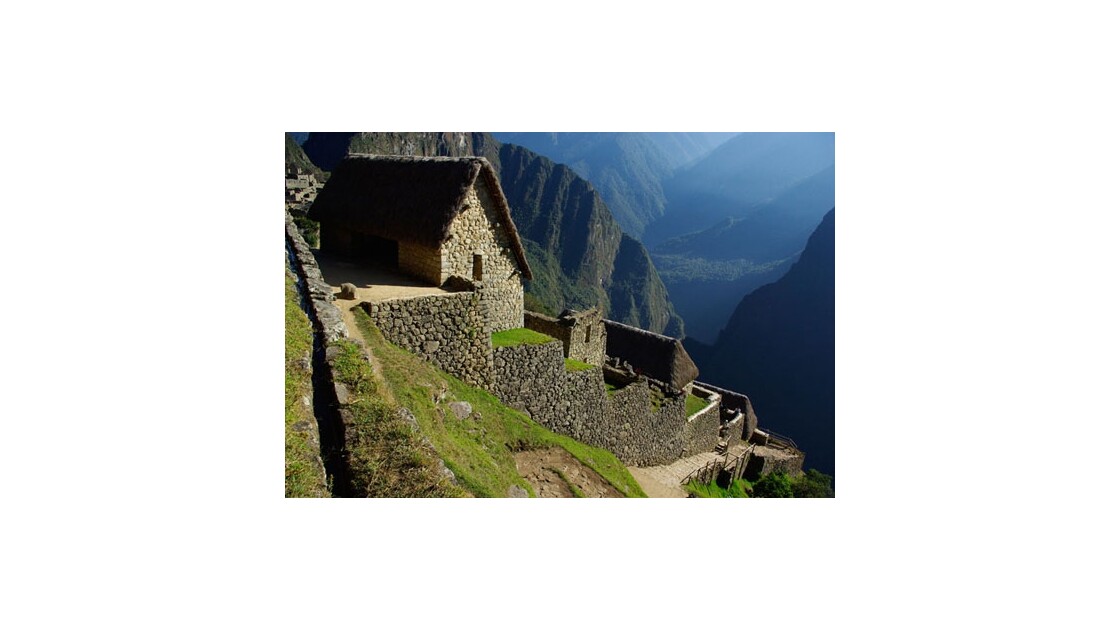 Lesite du Machu Picchu dominant le cañon