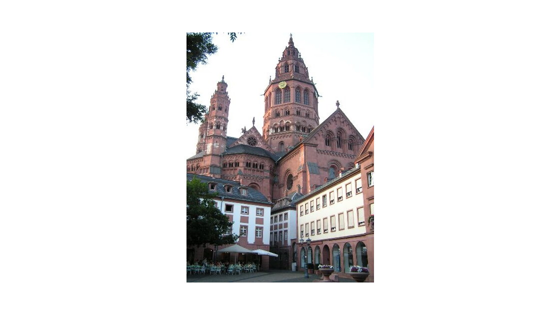 cathédrale de MAYENCE, au passage,un petit arrêt à... Geo.fr