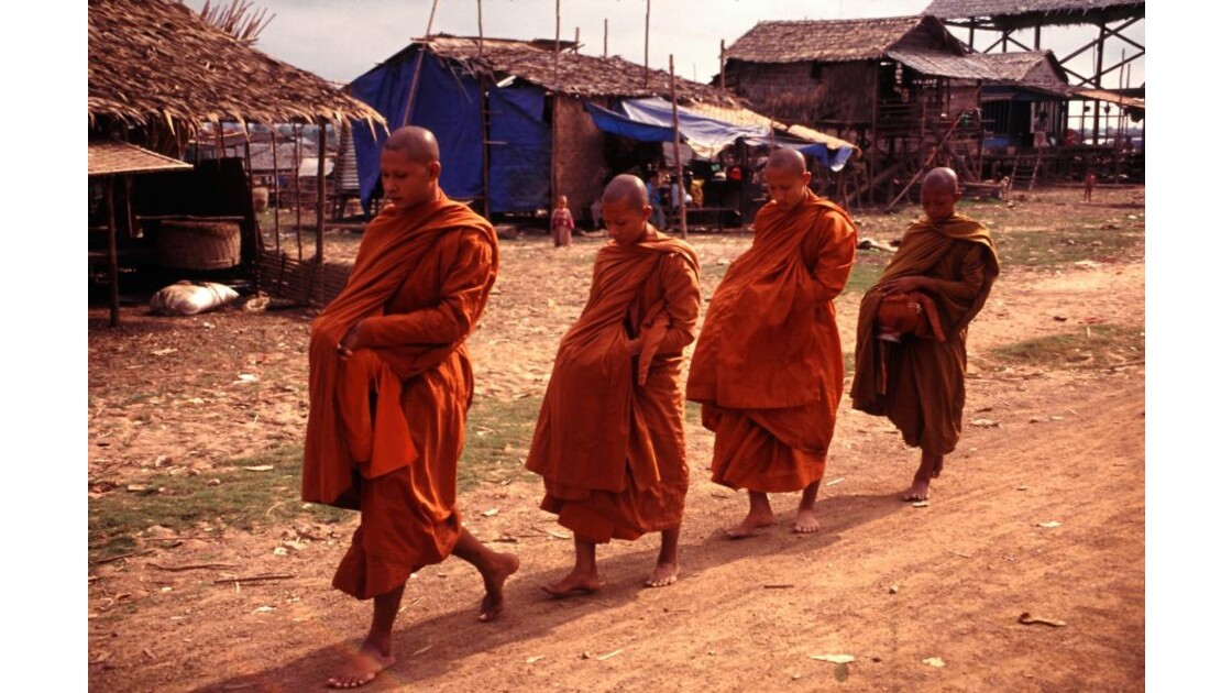 Cambodge Bouddhisme 15 quête
