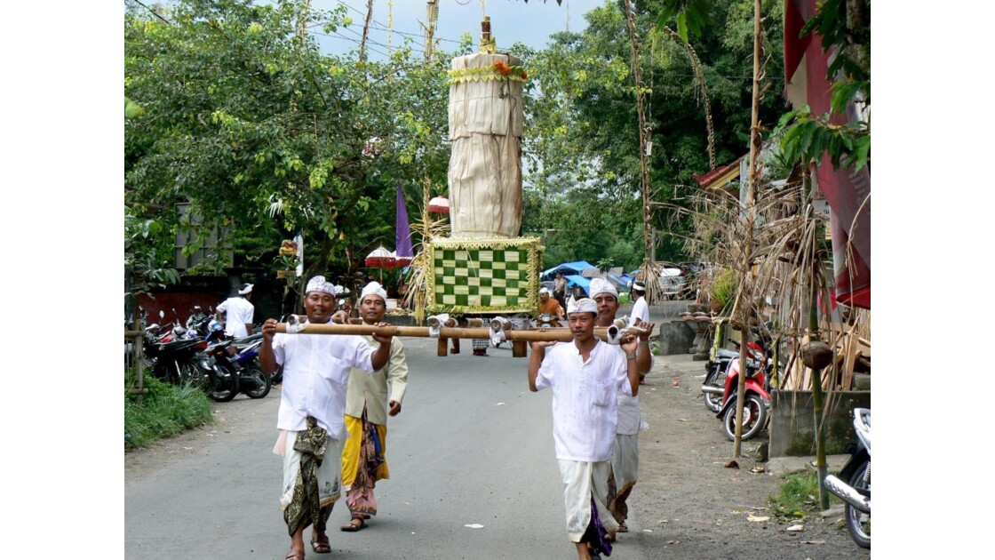 Procession - Sidemen - Bali