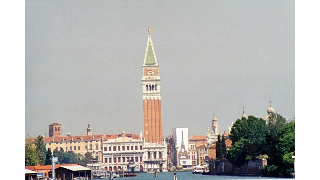 le campanile de la place san marco