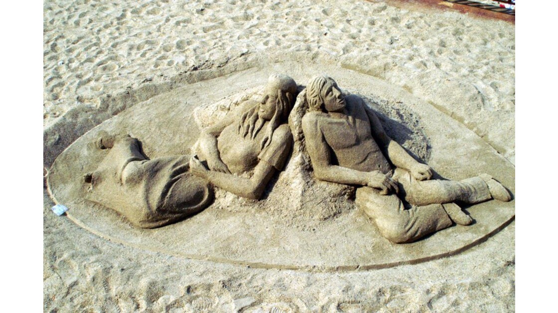 Sculpture sur le sable